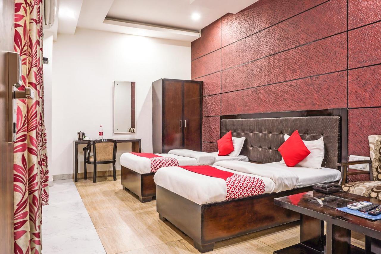 Oyo 18895 Hotel Kartikay Grand Hisar Экстерьер фото